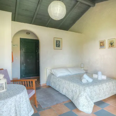 Apartment Lefkes *