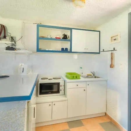 Lefkes Apartment